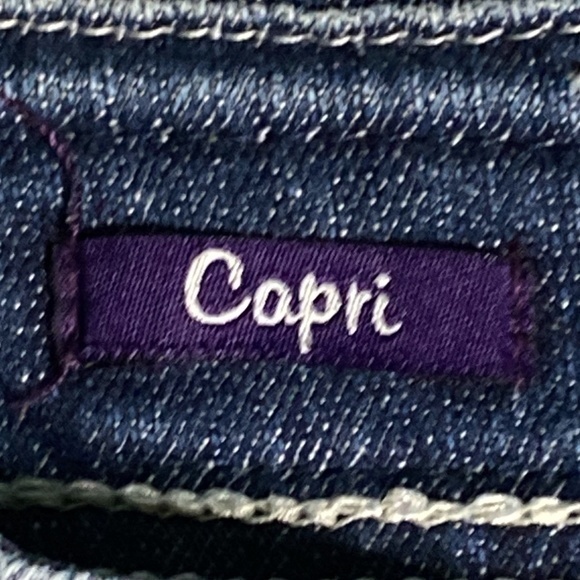 Vigoss Destroyed Cuffed Capri Jeans Sz. 7 Juniors - Picture 10 of 12